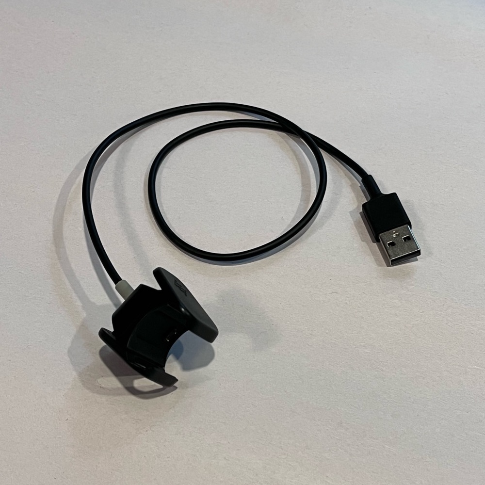 Fit bit charge 4 charger - Picture 5 of 6